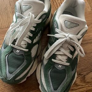 New Balance Women’s 9060 Green Sneakers, Size 8